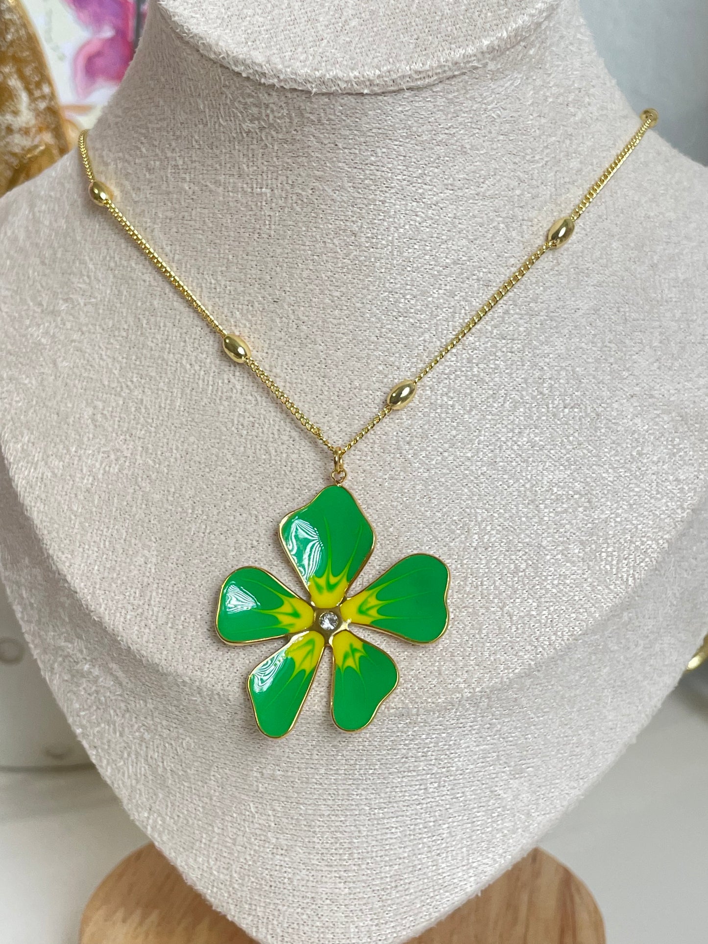 Flor Necklace